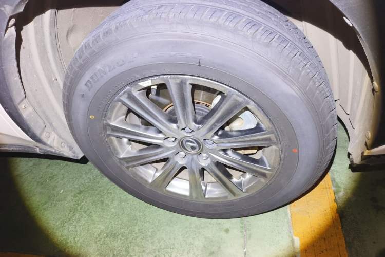 Used Lexus NX 2020 200 Front-Wheel Drive Freeline Edition China VI Standard Right Front Wheel Hub