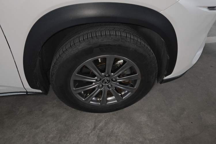 Used Lexus NX 2020 300h Front-Drive FENGSHANG Version China VI Standard Right Front Wheel Hub
