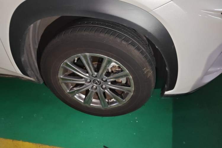 Used Lexus NX 2020 200 Front-Wheel Drive Freeline Edition China VI Standard Right Front Wheel Hub