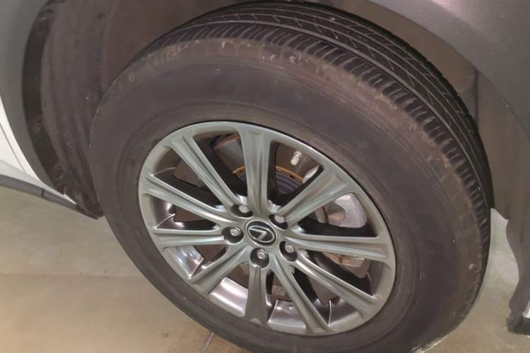 Used Lexus NX 2020 200 All-Wheel Drive Fēngshàng Version China VI Standard Right Front Wheel Hub
