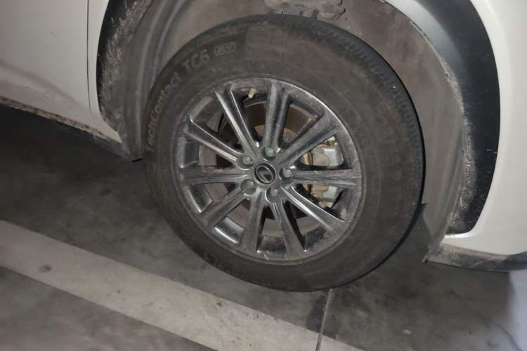 Used Lexus NX 2020 200 Front-Wheel Drive Freeline Edition China VI Standard Right Front Wheel Hub