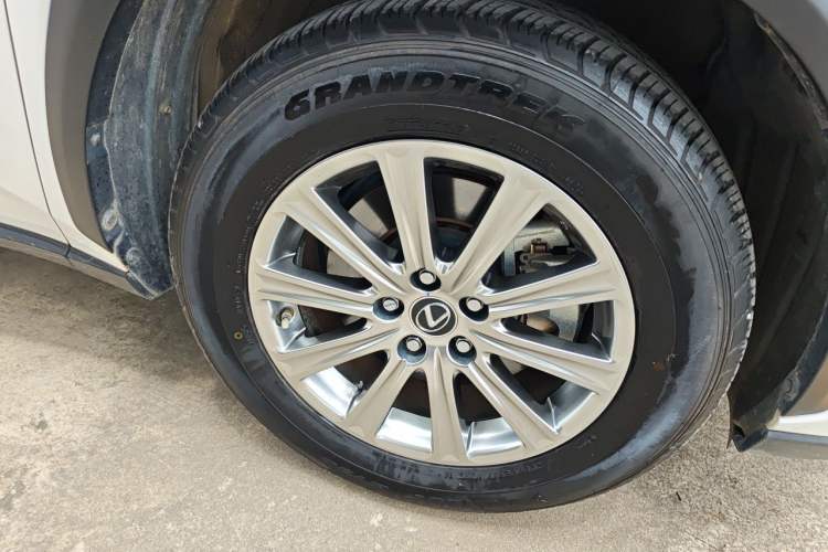 Used Lexus NX 2020 300h Front-Drive FENGSHANG Version China VI Standard Right Front Wheel Hub