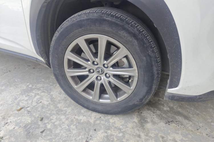 Used Lexus NX 2020 200 Front-Wheel Drive Freeline Edition China VI Standard Right Front Wheel Hub
