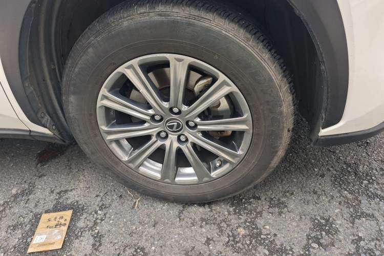 Used Lexus NX 2020 200 Front-Wheel Drive Freeline Edition China VI Standard Right Front Wheel Hub