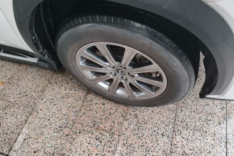 Used Lexus NX 2020 300h Front-Drive FENGSHANG Version China VI Standard Right Front Wheel Hub