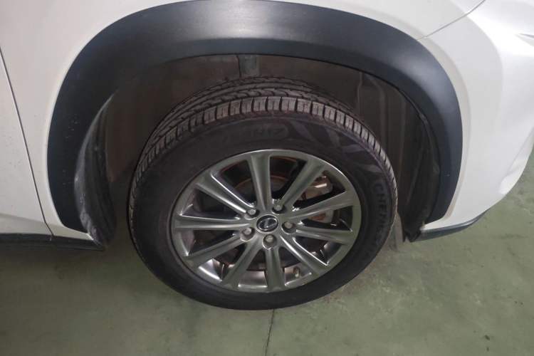 Used Lexus NX 2020 300h Front-Drive FENGSHANG Version China VI Standard Right Front Wheel Hub