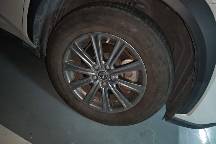 Used Lexus NX 2020 200 Front-Wheel Drive Vmotion Edition China VI Standard Right Front Wheel Hub