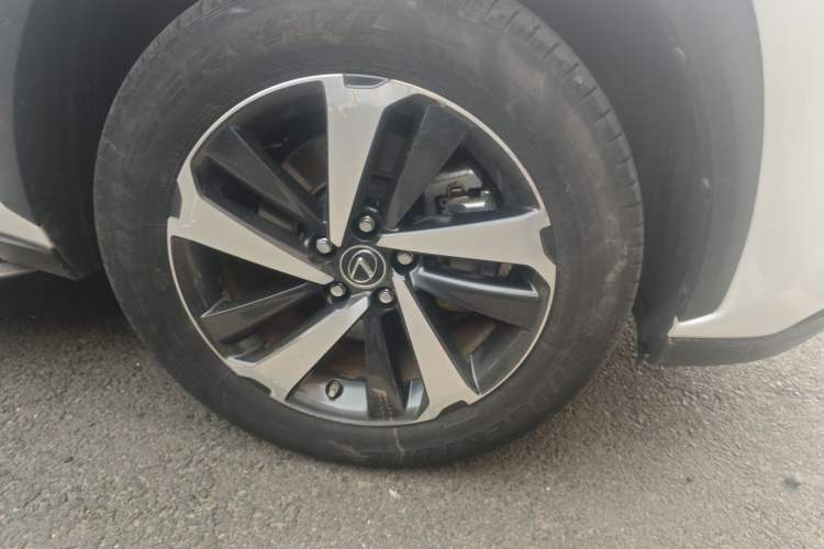 Used Lexus NX 2020 300h All-Wheel Drive FENGZHI Version China VI Standard Right Front Wheel Hub