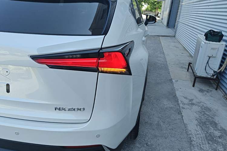 Used Lexus NX 2020 200 All-Wheel Drive Fēngshàng Version China VI Standard Right Rear Taillight