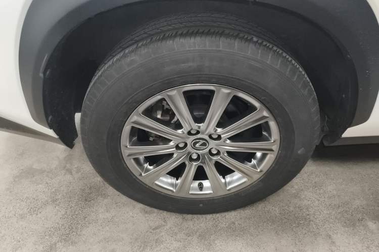 Used Lexus NX 2020 200 All-Wheel Drive Fēngshàng Version China VI Standard Right Rear Wheel Hub