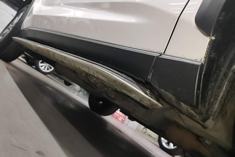 Used Lexus NX 2020 200 Front-Wheel Drive Vmotion Edition China VI Standard Right Side Sill