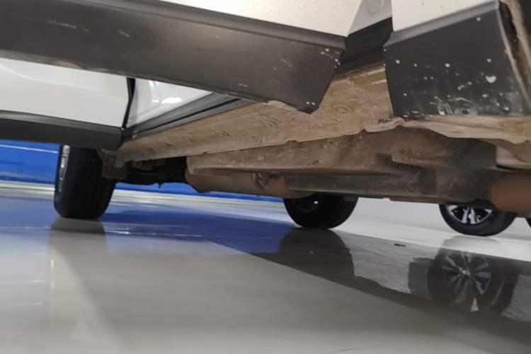 Used Lexus NX 2020 200 Front-Wheel Drive Freeline Edition China VI Standard Right Side Sill
