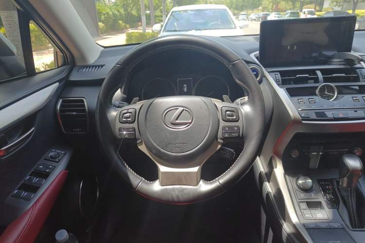 Used Lexus NX 2020 300h Front-Drive FENGSHANG Version China VI Standard Steering Wheel