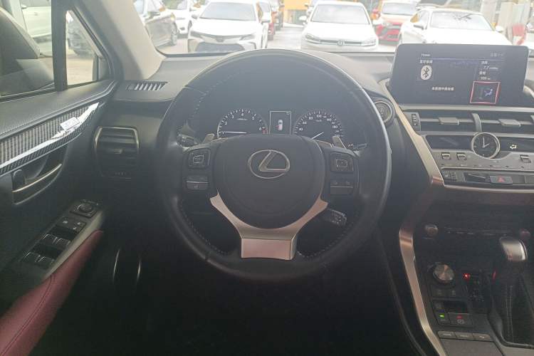 Used Lexus NX 2020 200 Front-Wheel Drive Vmotion Edition China VI Standard Steering Wheel
