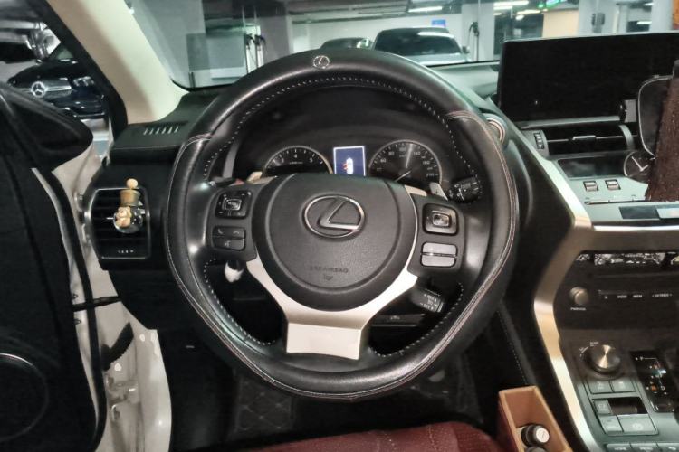 Used Lexus NX 2020 200 Front-Wheel Drive Freeline Edition China VI Standard Steering Wheel