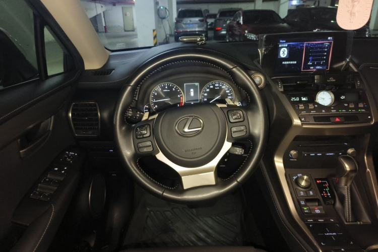 Used Lexus NX 2020 200 Front-Wheel Drive Vmotion Edition China VI Standard Steering Wheel