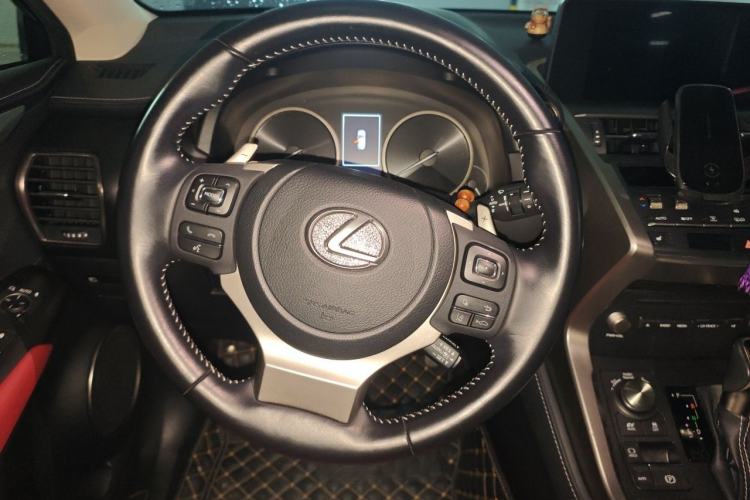 Used Lexus NX 2020 300h Front-Drive FENGSHANG Version China V Standard Steering Wheel