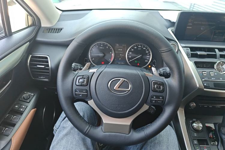 Used Lexus NX 2020 200 All-Wheel Drive Fēngshàng Version China VI Standard Steering Wheel
