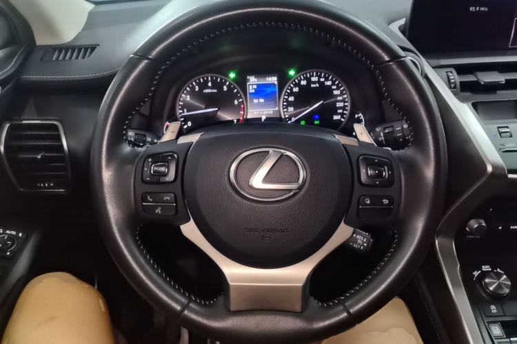 Used Lexus NX 2020 200 Front-Wheel Drive Freeline Edition China VI Standard Steering Wheel