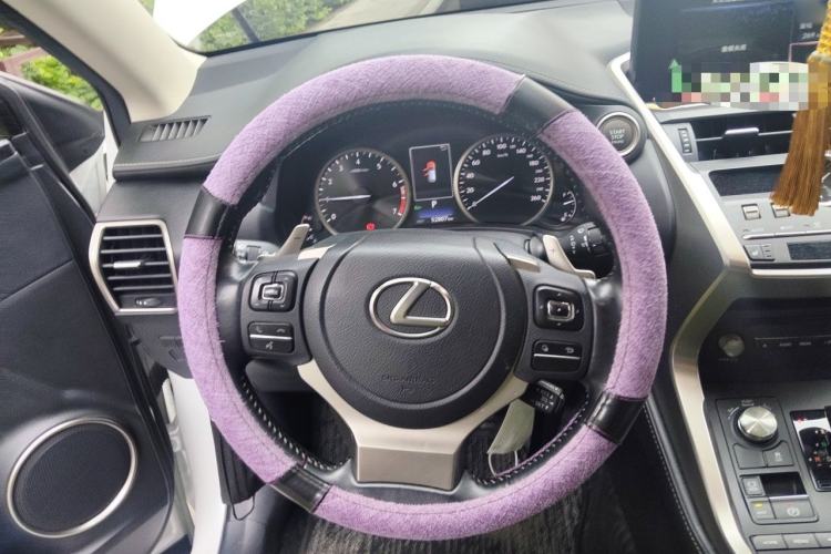 Used Lexus NX 2020 200 Front-Wheel Drive Vmotion Edition China VI Standard Steering Wheel