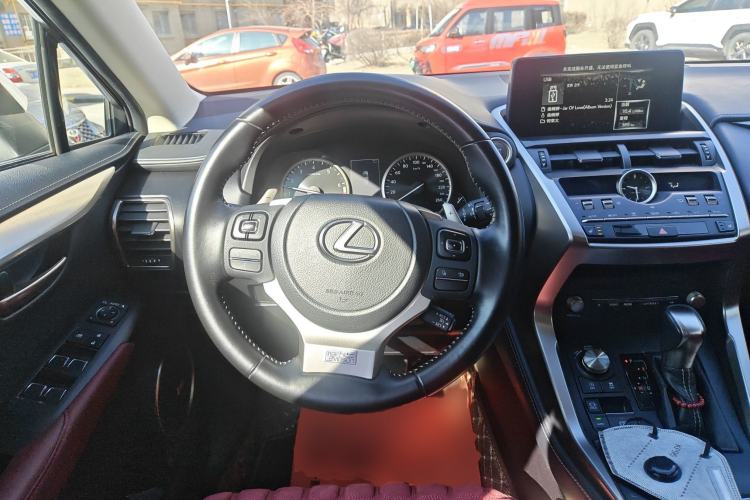 Used Lexus NX 2020 200 Front-Wheel Drive Vmotion Edition China VI Standard Steering Wheel