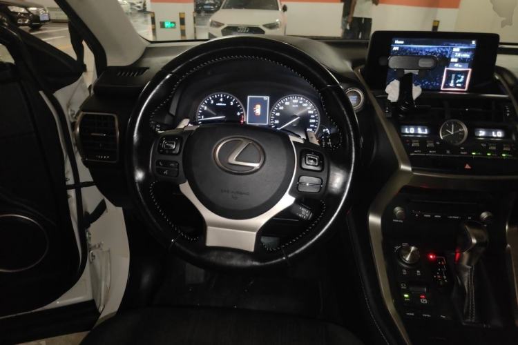 Used Lexus NX 2020 200 Front-Wheel Drive Freeline Edition China VI Standard Steering Wheel