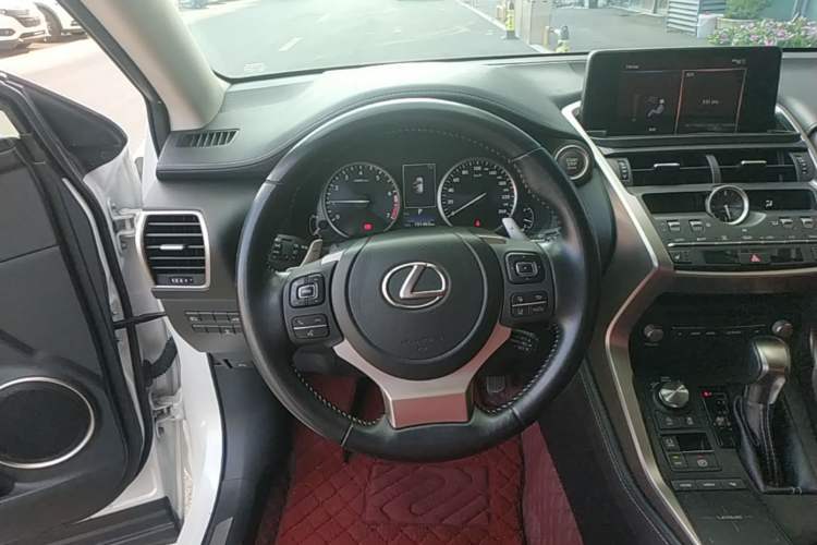 Used Lexus NX 2020 200 All-Wheel Drive Fēngshàng Version China VI Standard Steering Wheel