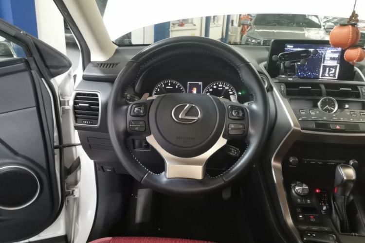 Used Lexus NX 2020 200 Front-Wheel Drive Freeline Edition China VI Standard Steering Wheel