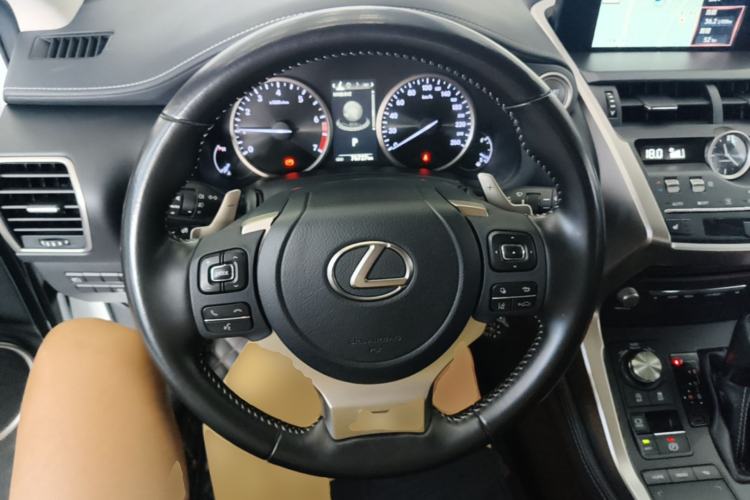 Used Lexus NX 2020 200 All-Wheel Drive Fēngshàng Version China VI Standard Steering Wheel