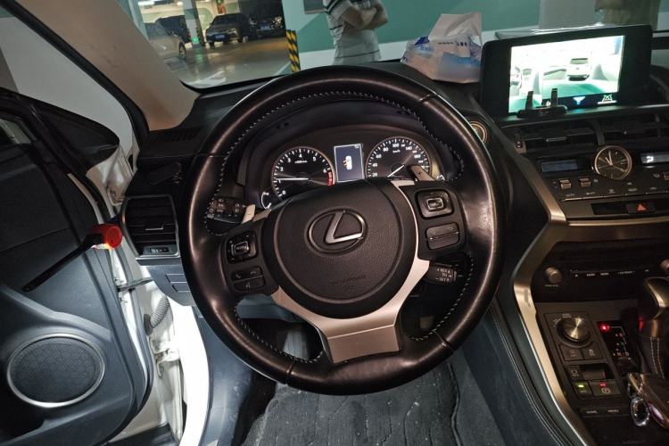 Used Lexus NX 2020 200 Front-Wheel Drive Vmotion Edition China VI Standard Steering Wheel