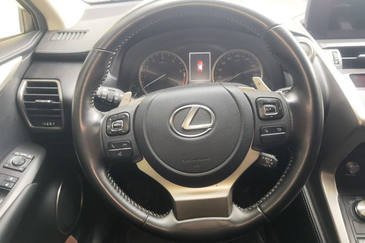 Used Lexus NX 2020 200 Front-Wheel Drive Vmotion Edition China VI Standard Steering Wheel