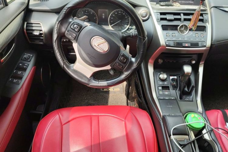 Used Lexus NX 2020 300 Front-Wheel-Drive Frenza Edition China V Standard Steering Wheel