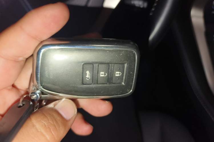 Used Lexus NX 2020 200 Front-Wheel Drive Vmotion Edition China VI Standard Vehicle Key