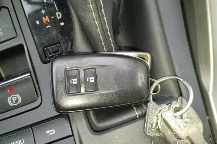 Used Lexus NX 2020 200 Front-Wheel Drive Freeline Edition China VI Standard Vehicle Key
