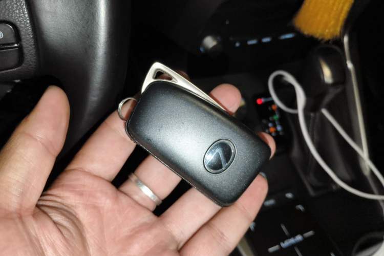 Used Lexus NX 2020 200 Front-Wheel Drive Freeline Edition China VI Standard Vehicle Key