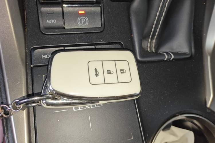 Used Lexus NX 2020 200 All-Wheel Drive Fēngshàng Version China VI Standard Vehicle Key