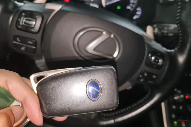 Used Lexus NX 2020 300h Front-Drive FENGSHANG Version China VI Standard Vehicle Key