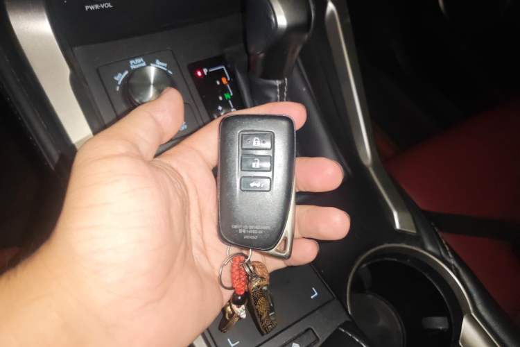 Used Lexus NX 2020 300h Front-Drive FENGSHANG Version China VI Standard Vehicle Key