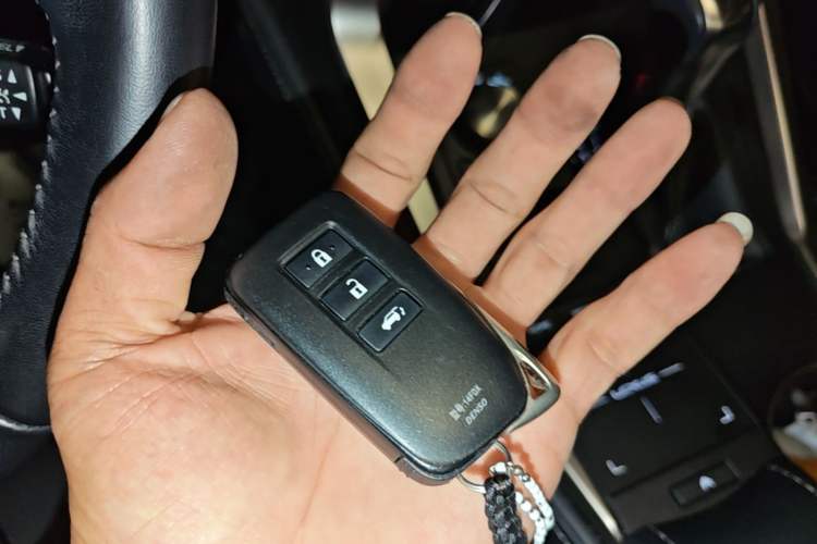 Used Lexus NX 2020 300h Front-Drive FENGSHANG Version China VI Standard Vehicle Key