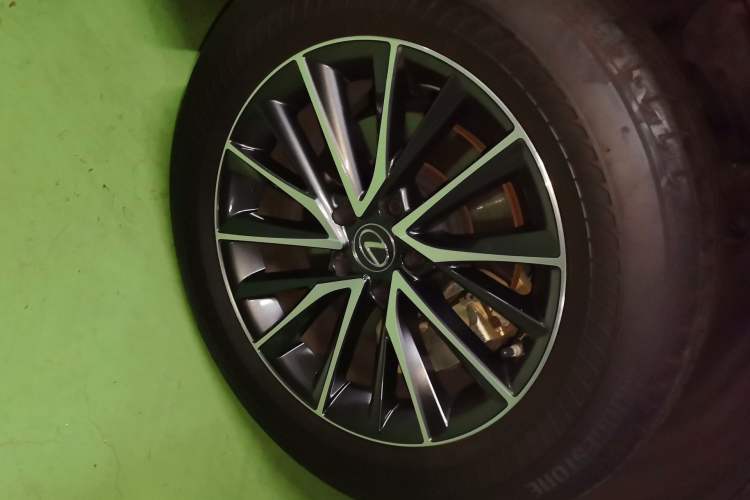 Used Lexus NX 2022 260 Front-Wheel Drive Chuan Yue Edition Right Front Wheel Hub