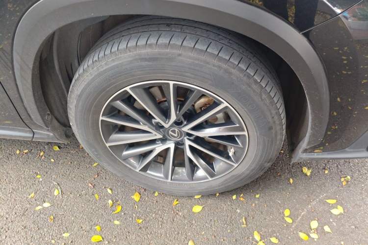 Used Lexus NX 2022 350h Front-Wheel-Drive Innovation Edition Right Front Wheel Hub
