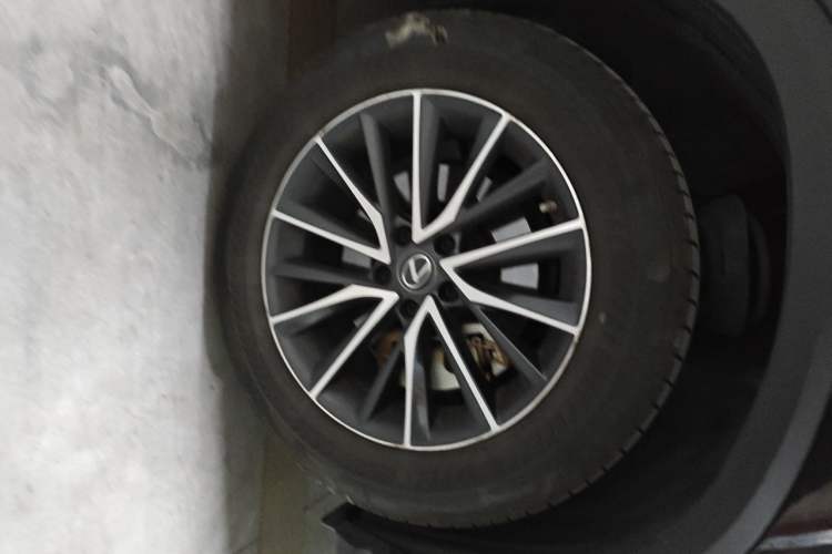 Used Lexus NX 2022 260 Front-Wheel Drive Chuanchi Edition Right Front Wheel Hub
