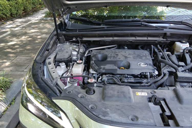 Used Lexus NX 2022 350h Front-Wheel-Drive Innovation Edition Engine Bay Right