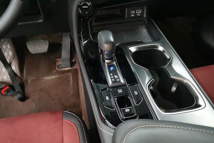 Used Lexus NX 2022 260 Front-Wheel Drive Chuanchi Edition Gear Lever