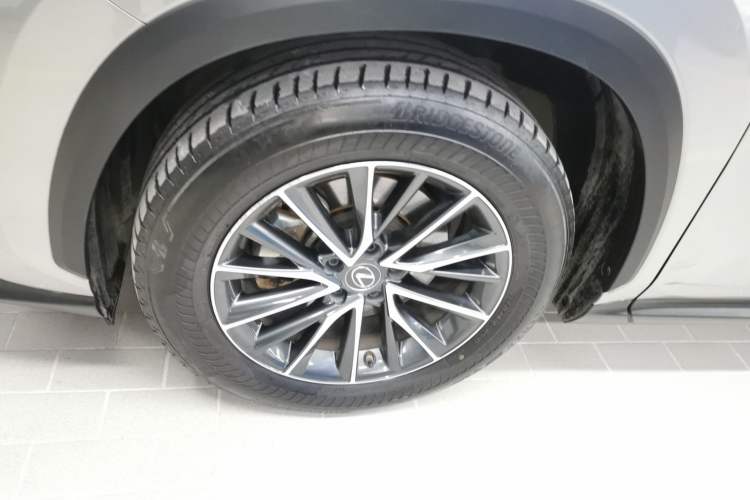 Used Lexus NX 2022 260 Front-Wheel Drive Chuanchi Edition Left Front Wheel Hub
