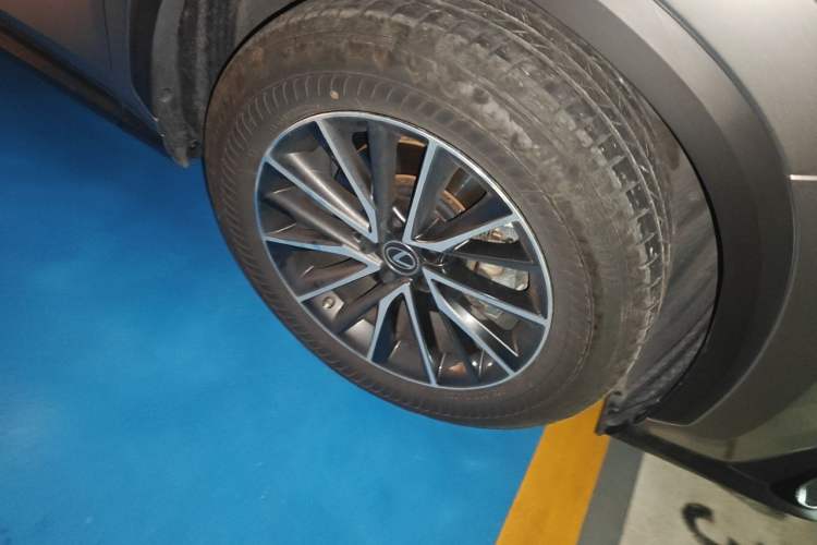 Used Lexus NX 2022 260 Front-Wheel Drive Chuan Yue Edition Right Front Wheel Hub