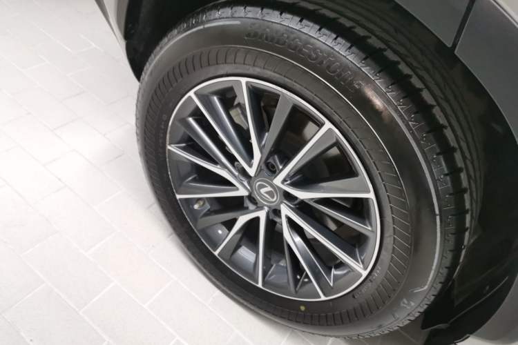 Used Lexus NX 2022 260 Front-Wheel Drive Chuanchi Edition Right Rear Wheel Hub