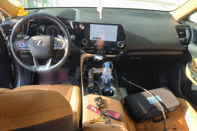Used Lexus NX 2022 350h Front-Wheel-Drive Innovation Edition Center Console