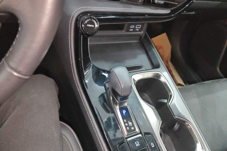 Used Lexus NX 2022 260 Front-Wheel Drive Chuanchi Edition Gear Lever