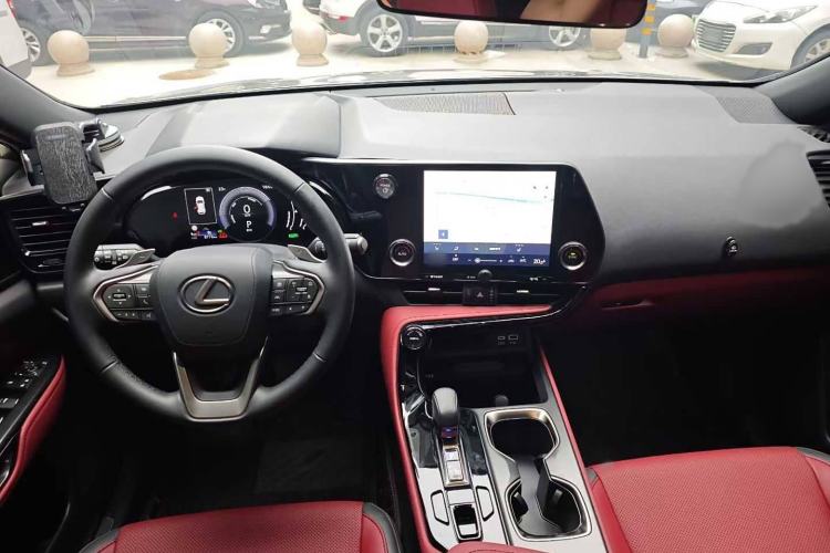 Used Lexus NX 2022 350h Front-Wheel-Drive Innovation Edition Interior 1